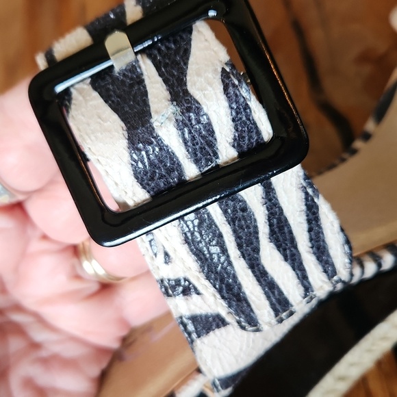 CL by Laundry Taylor Zebra Slide wedge heel Patten Leather Sz 7.5 - Picture 9 of 15